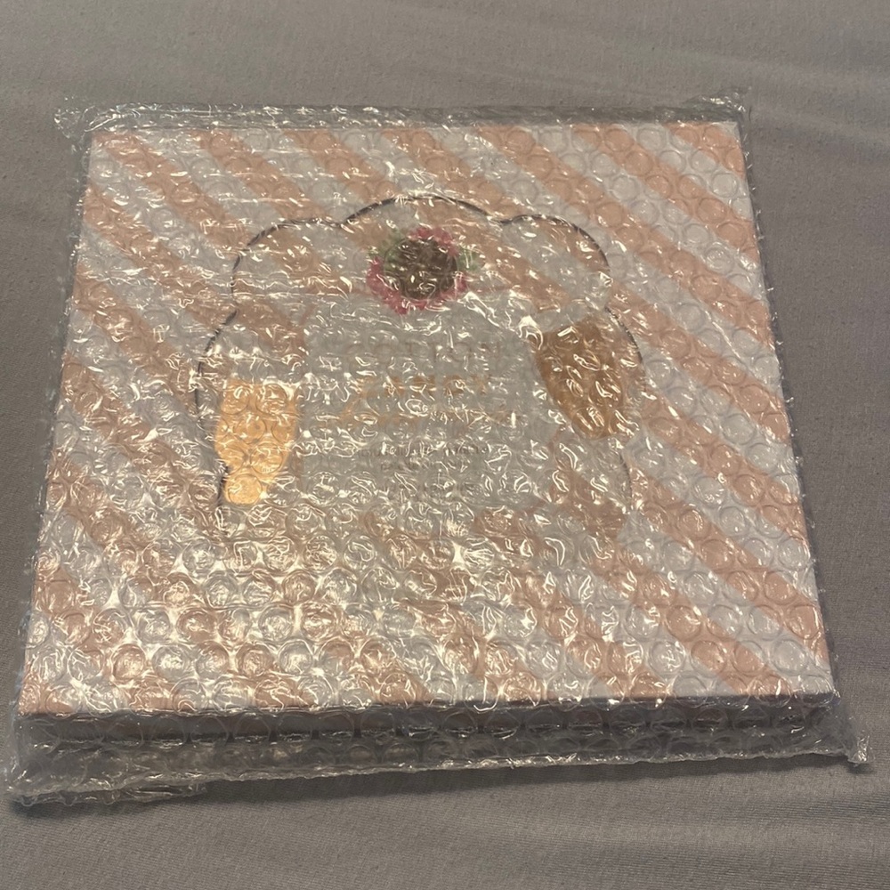 Beauty Bakerie's Cotton Candy Champagne Blushlighter palette